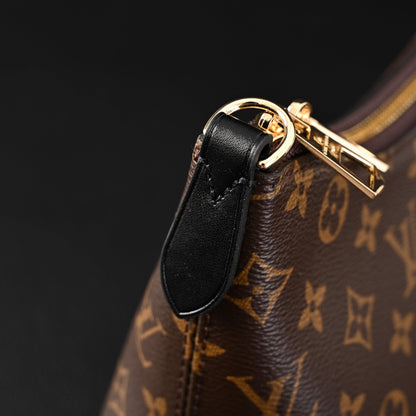 Louis Vuitton Monogram Canvas Pochette Shoulder Bag