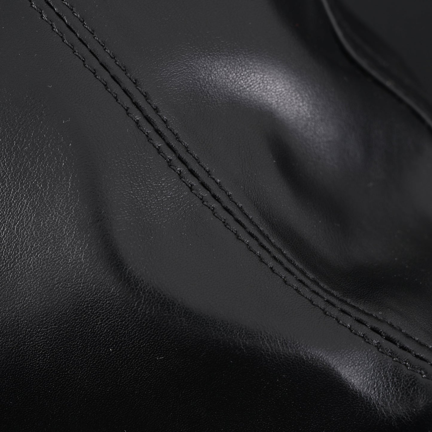 Louis Vuitton Black Mahina Leather Hobo Shoulder Bag